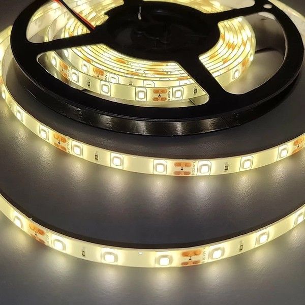 Світлодіодна стрічка Biom ST-12-2835-60-WW-65 (12V, 60 д/м) тепла біла герметична ST-12-2835-60-WW-65 фото
